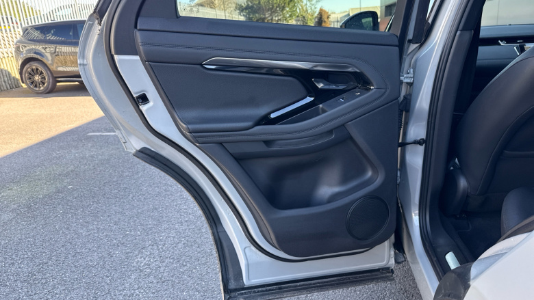 Land Rover Range Rover Evoque 1.5 P300e R-Dynamic SE 5dr Auto Hatchback